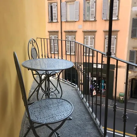 Da Pardis Via Broseta Vendégház 3*