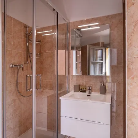 Da Pardis Via Broseta Guest house