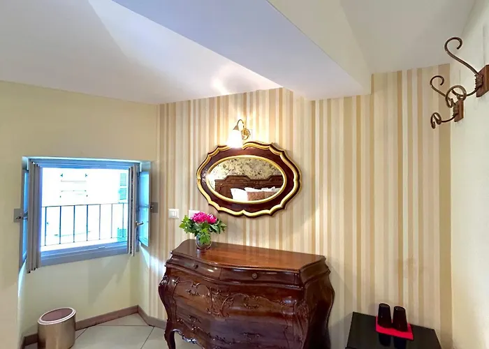 Guest house Da Pardis Via Broseta 3*